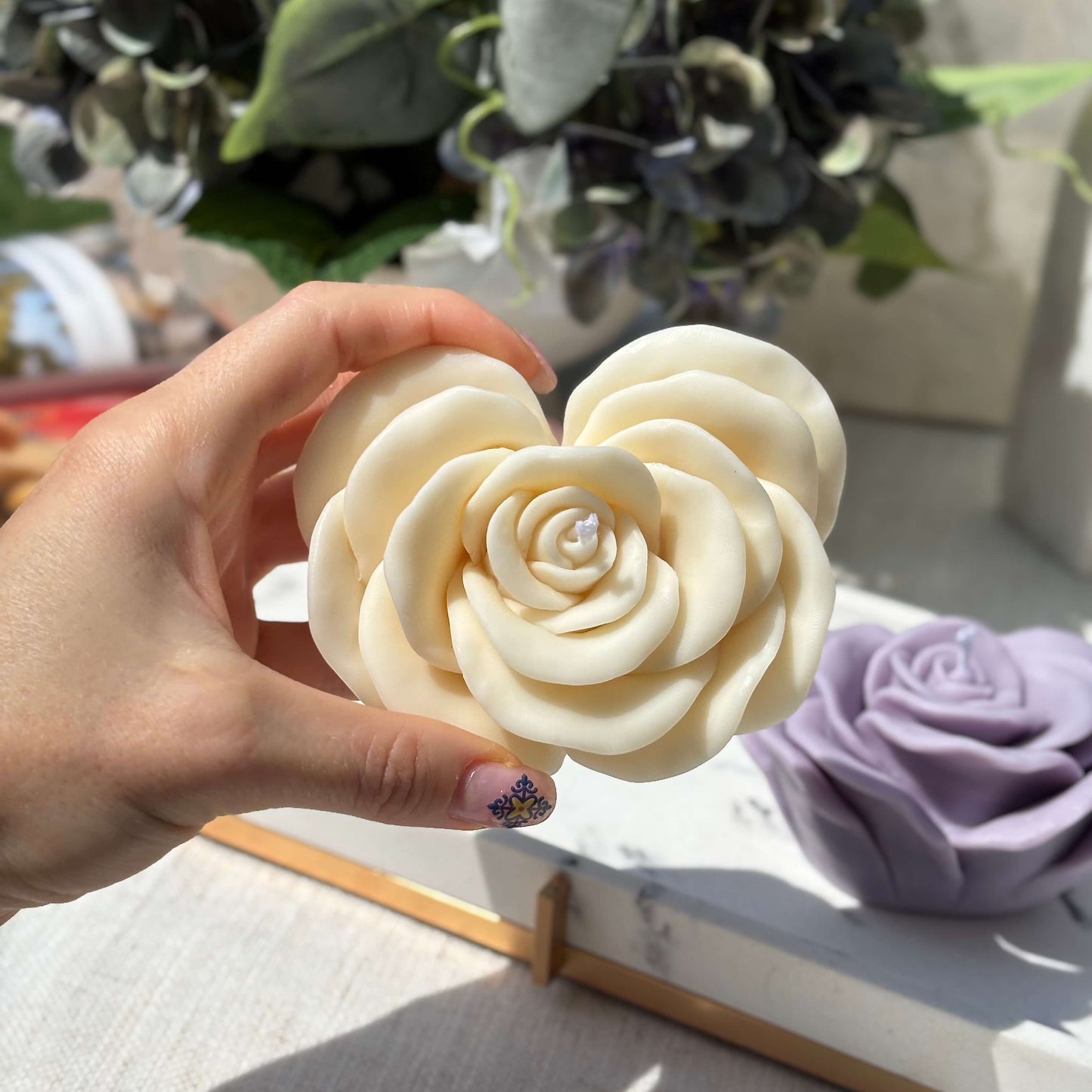 ELEGANT ROSE