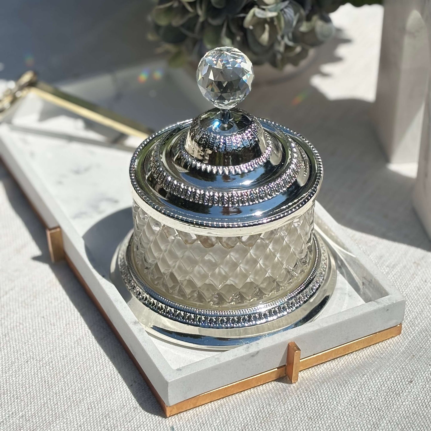 Crystal-lidded pearl candle in silver-trimmed glass jar — elegant décor and exclusive wedding present for special occasions