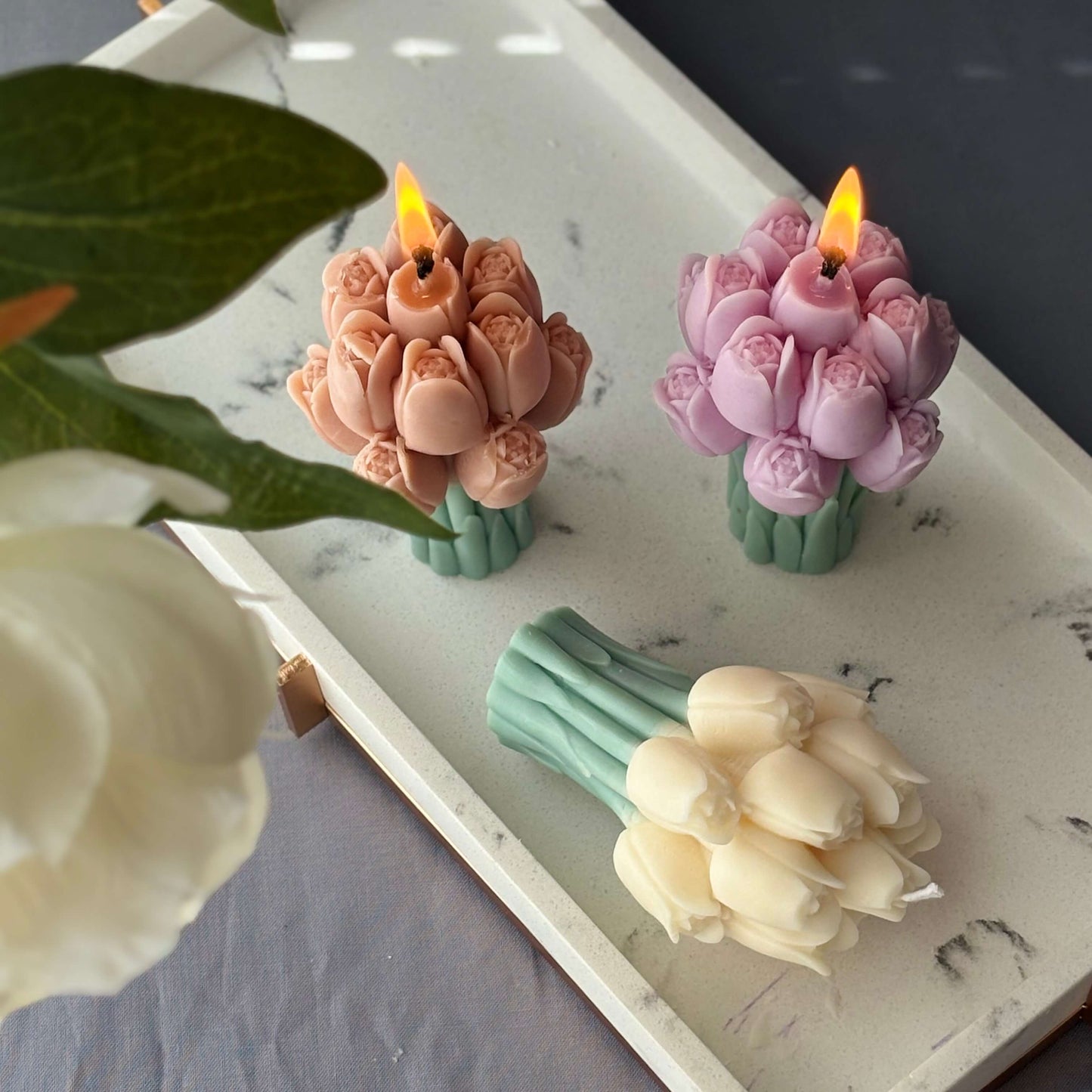 Floral sculpture candle with tulip design, thoughtful gift for women or Mother's Day