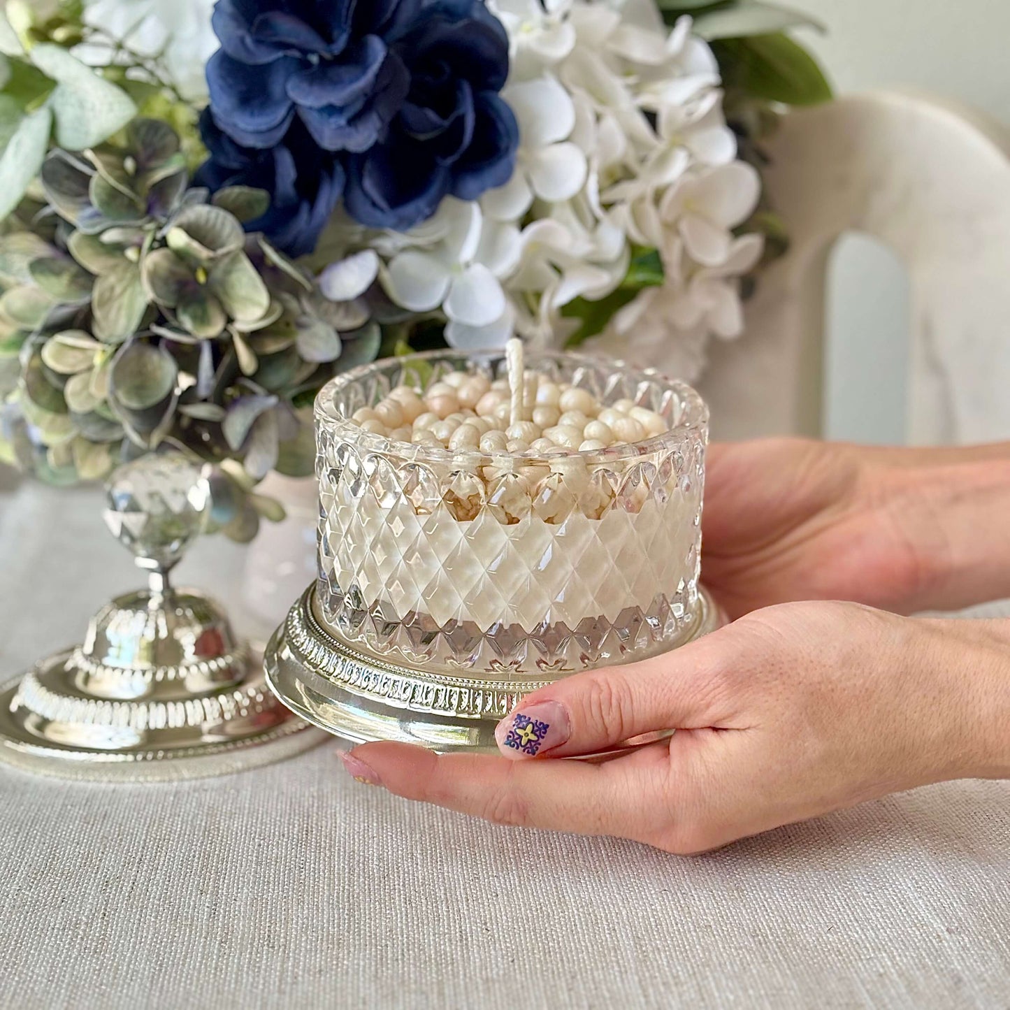 Elegant Royal Pearl Candle with handmade pearls in crystal glass — exclusive wedding or anniversary gift, luxury décor for special occasions