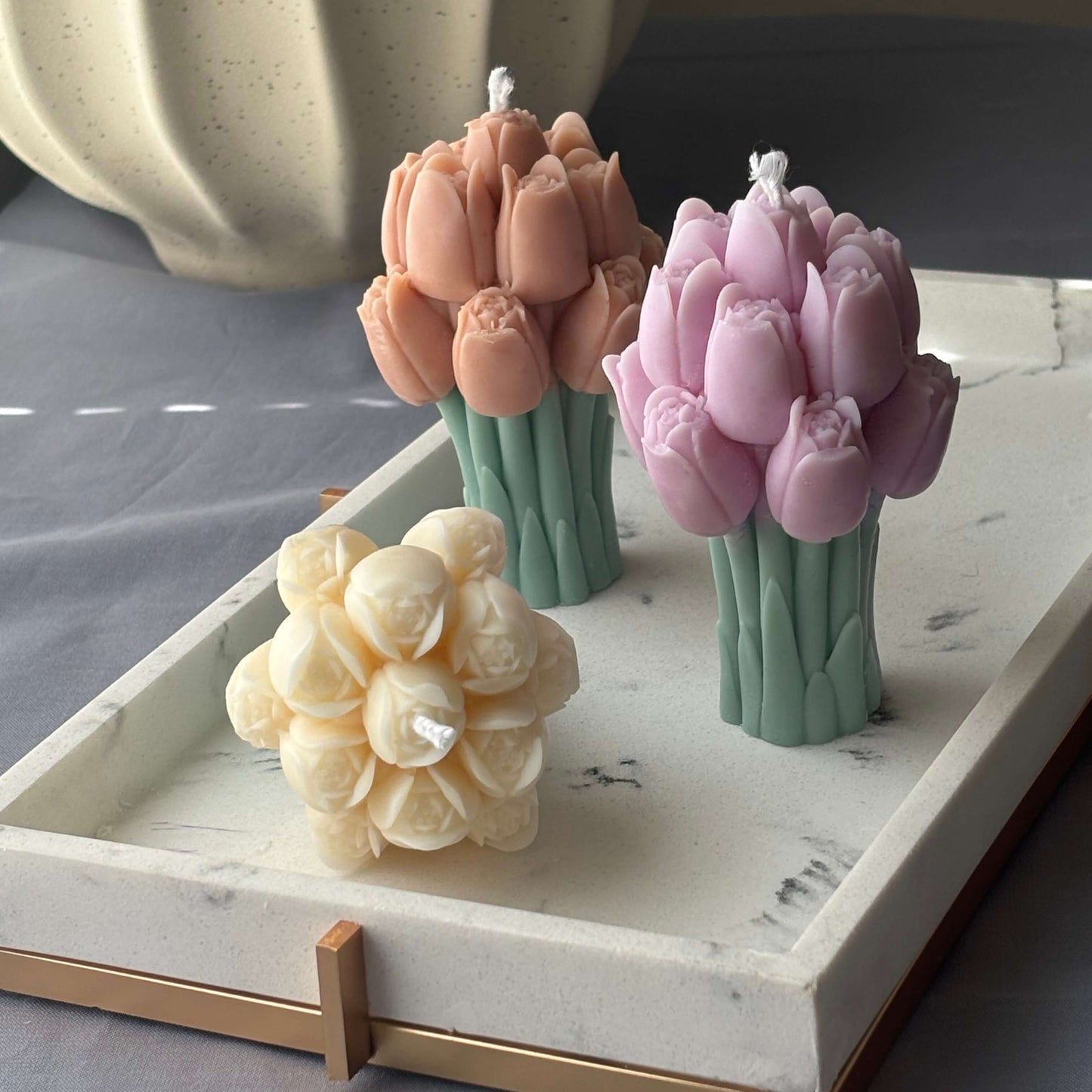 Spring floral sculpture candle in tulip shape, ideal handmade gift for women or mom