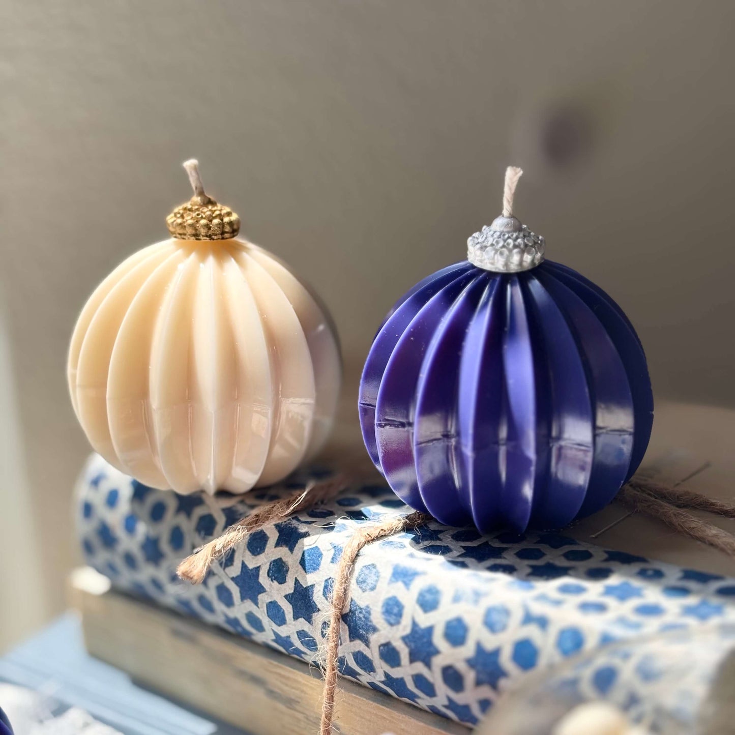 FESTIVE ROUND CANDLE