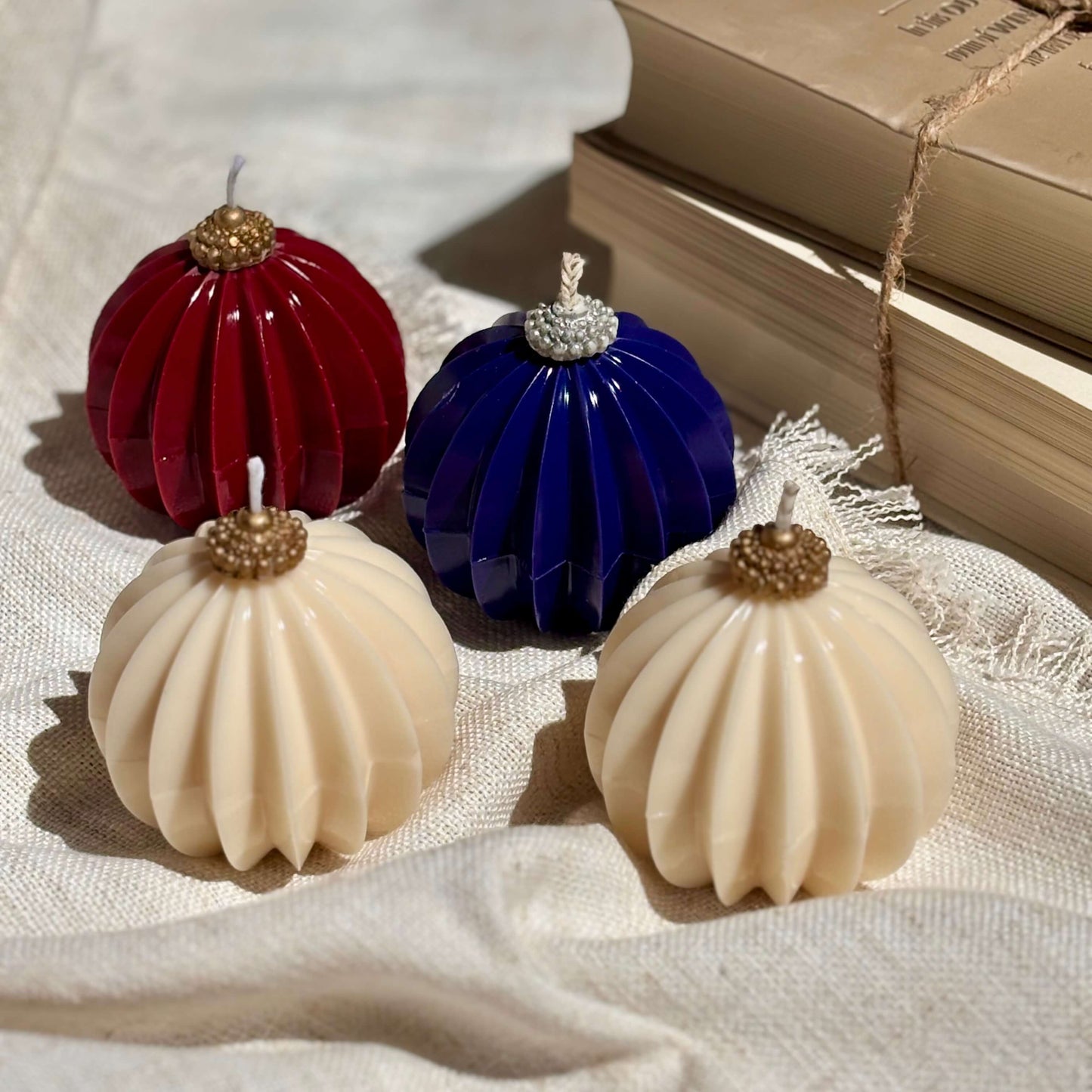 FESTIVE ROUND CANDLE