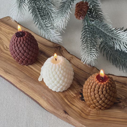 FESTIVE PINECONE CANDLE