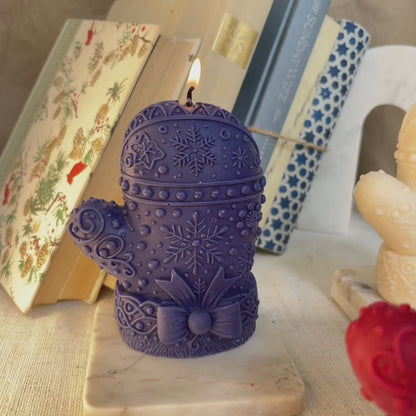 HOLIDAY MITTEN CANDLE